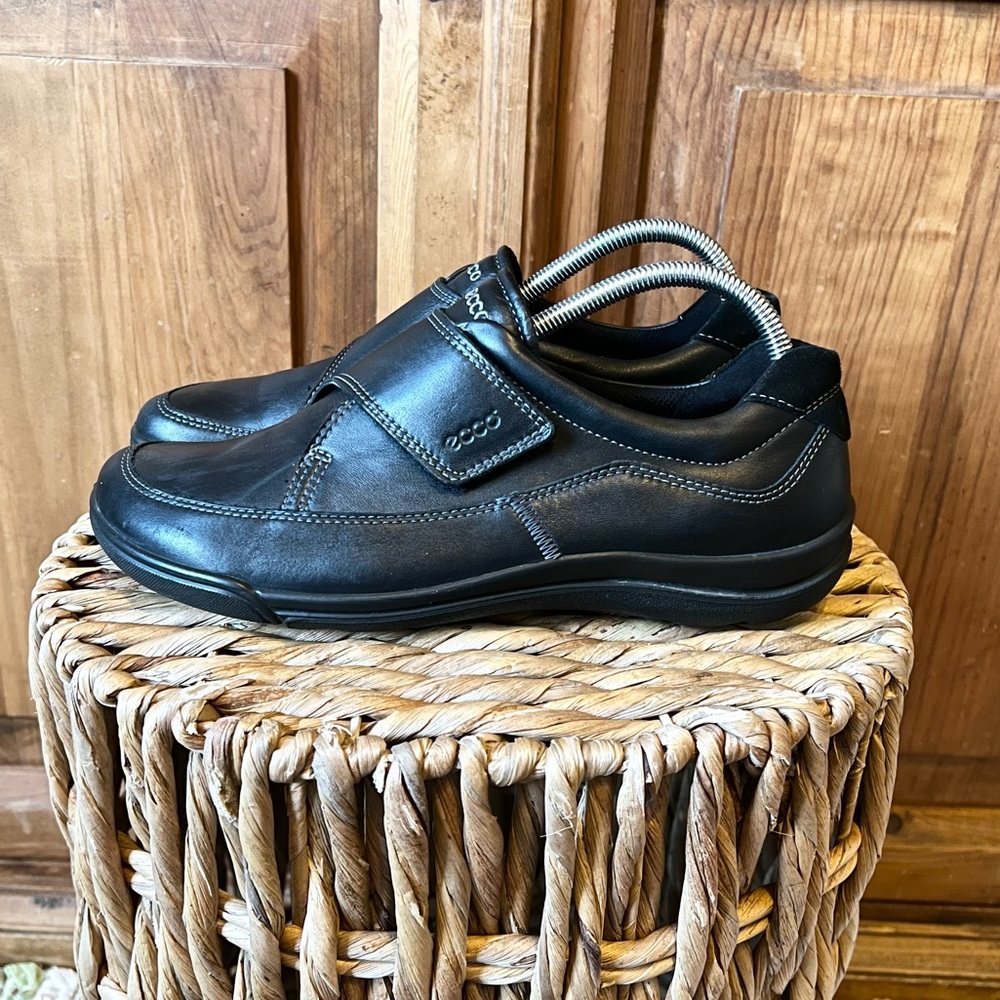 Ecco Gilda Black Leather Slip On Sneaker Shoes Size 7